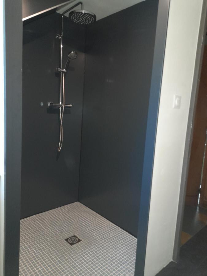 Au Bout Du Monde ! Apartment Montreal La Cluse ภายนอก รูปภาพ